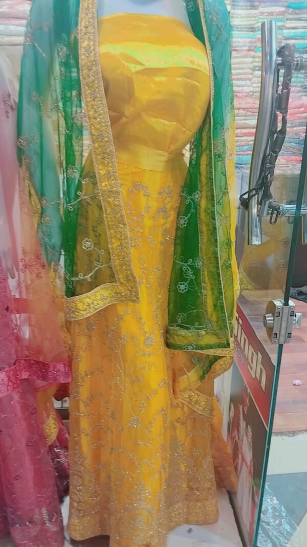 Women Mehendi Dresses